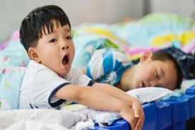 “强迫式午睡”一年，孩子不长个儿了？医生：错过激素分泌最佳期图片