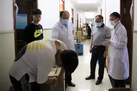 暖心毕业“寄”  浓浓师生情哈医大一院顺利完成毕业生行李打包邮寄工作图片