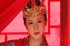 民间故事：傻子洞房花烛夜，兄长窗下听房，发现吓人秘密图片