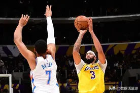 湖人104-107雷霆！浓眉轰29+18，很多人忽略一点，他下半场被弃用图片
