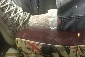 “男朋友偷穿我的蕾丝袜，暴击！”这什么猛男出行啊啊啊啊图片