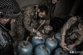 莱阳钢管是什么梗？江苏煤气罐山东大钢管，在中东遭遇硬核改装图片