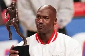 NBA纪实连载27:98年带领内忧外患的公牛三连冠，乔丹彻底封神上卷图片