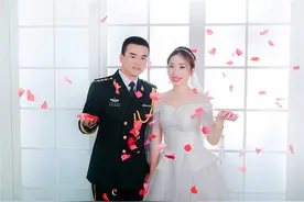 什么是兵哥哥的浪漫爱情故事？让我们一起去看一看图片