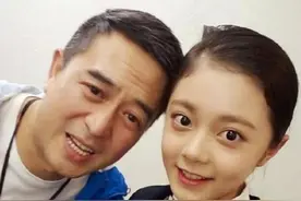 《爱很美》中再现张嘉译老搭档，合作超闫妮的4次，幕后故事感人图片