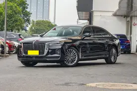 不愧是国产豪车，车长5137mm气场十足，顶配6缸动力，实拍红旗H9图片