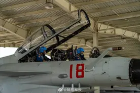 直击东部战区海军航空兵联合演练图片