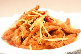 虎皮鸡爪怎么做才起虎皮？大厨教你小诀窍，软糯入味，布满虎皮斑图片