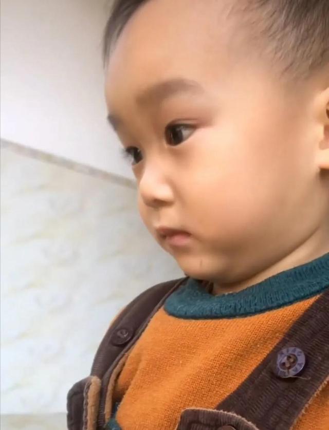 “奥特曼被绿头怪揍”刷爆全网，网友：人类幼崽的反应亮了！笑喷