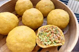 玉米面菜团子不加一滴油，鲜香解馋，腰围悄悄降，闺蜜都羡慕图片