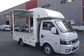 国产又一“摆摊神器”，东风途逸适合拉货摆地摊，真正的回本利器图片