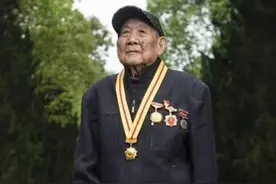 3年前山东发现一位老兵，拿出来两枚特等功臣勋章，目前待遇怎样图片