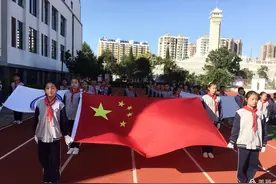 宿城区实小举行庄严的一年级新生入队仪式图片