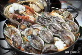 春节带女朋友回家，面对父母准备的特色家乡菜，她却迟迟没敢动筷图片