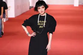 台湾金钟奖红毯土味十足：炎亚纶像极会所男，陈汉典瘦脱形认不出图片