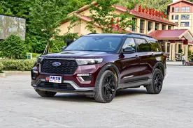 2.3T+10AT，探险者6/7座两种选择，空间大，价格还低图片