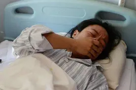 为要男孩，46岁产妇拼三胎，剖腹产后得了儿子，但全家人希望幻灭图片