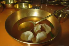 走进朝鲜：朝鲜人吃饭为什么喜欢用铜碗？图片