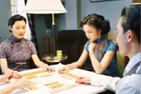 一个烂赌的女人是如何一步步输掉尊严、家庭，到最后老无所依的图片