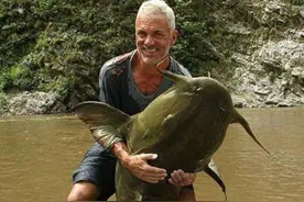 他寻访世界各地大河，专挑最凶狠的鱼做对手图片