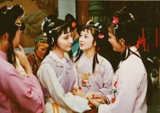 《红楼梦》里“金玉良缘”悲剧根源到底是什么？