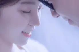 学猫叫原唱小潘潘携刘心《小确幸》MV首播，粉色系情歌也太甜了吧