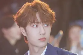 童年止于13岁的“太子”王一博，被黑了八天八夜后，活过来了！图片