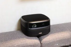 孩子看动画片的新方式，坚果智能投影V10，内容丰富保护眼睛健康图片