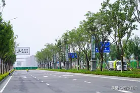 这条双向六车道的主干道，即将通车图片