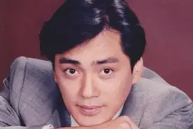 63岁汤镇宗，娶圈外女友恩爱33年无绯闻，如今女儿校花学霸两不误图片
