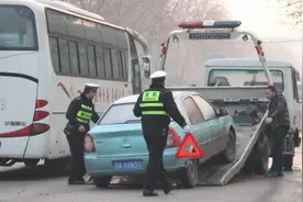 四驱系统的车被拖坏，交警需要赔偿吗？内行人：最后再说一次图片