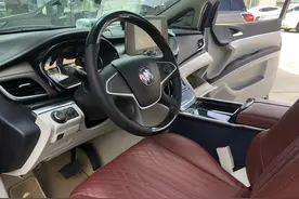 20款别克GL8陆上公务舱，酒红色航空座椅，感觉很不一样图片