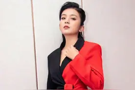 肖战早已道歉谈莉娜还不依不饶？穿同款疑似内涵，却被拆穿是假货图片