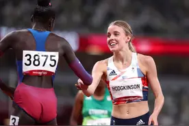 颜值高身材好！一夜涨粉10倍！19岁美少女破800米纪录，网友直呼太顶了图片