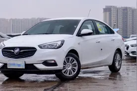 以前10万落地的合资车，现优惠后4.89万起，新别克凯越代步够用了图片