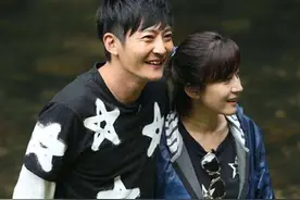 郭京飞对鲍莉一见钟情，相识1个月便结婚！姐姐鲍蕾都不知情图片