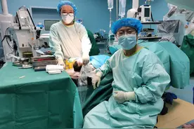 深圳市第二人民医院成功完成双耳同期植入人工耳蜗图片