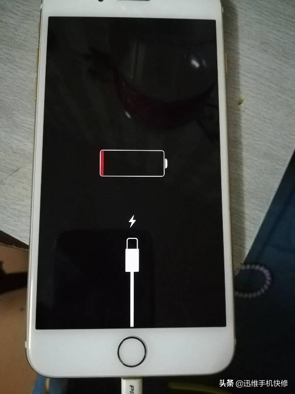 苹果手机充不进电什么原因（苹果手机充不进电开不了机大故障可能只是小问题）
