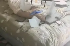 天花板水泥层大面积掉落！西宁这个小区不少业主心惶惶图片