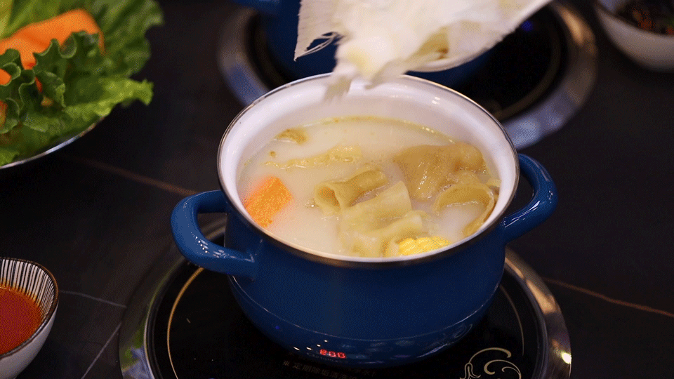 奶白色鱼翅花胶汤 2026年花胶鱼翅汤的做法