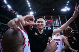 杜锋兑现承诺！威姆斯可以安心回国了，广东队要升级外援图片