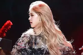 ROSÉ朴彩英科切拉封神现场图片