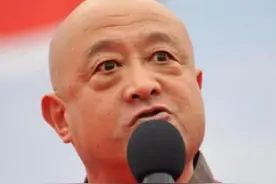 5个“干爹”，77次代言，陈寒柏疯狂捞金的背后，藏着丑恶的人生图片