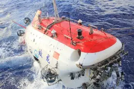 中国一口气完成2大超级工程，一个在太空，一个在海底2000米图片