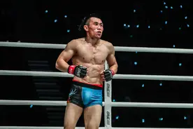 最能打的小矮人娶到1米7美女，望成中国首位MMA男子世界冠军图片