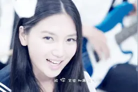 这首歌，曲风动感俏皮，画面甜蜜温暖，超好听！