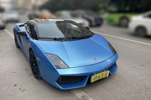 报价100W的兰博基尼盖拉多俩人排队购买？客户：先来后到