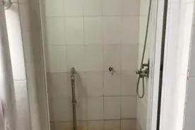 成都的大学又“出事”了，学生宿舍内滑倒身亡，这是怎么回事？图片