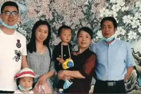 许妈先是母亲，也是公职人员，不要再拿其身份绑架她图片