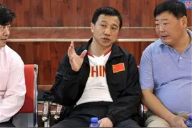 新疆首富白手起家，睡大通铺、长途十万里，带出千亿企业报效国家图片